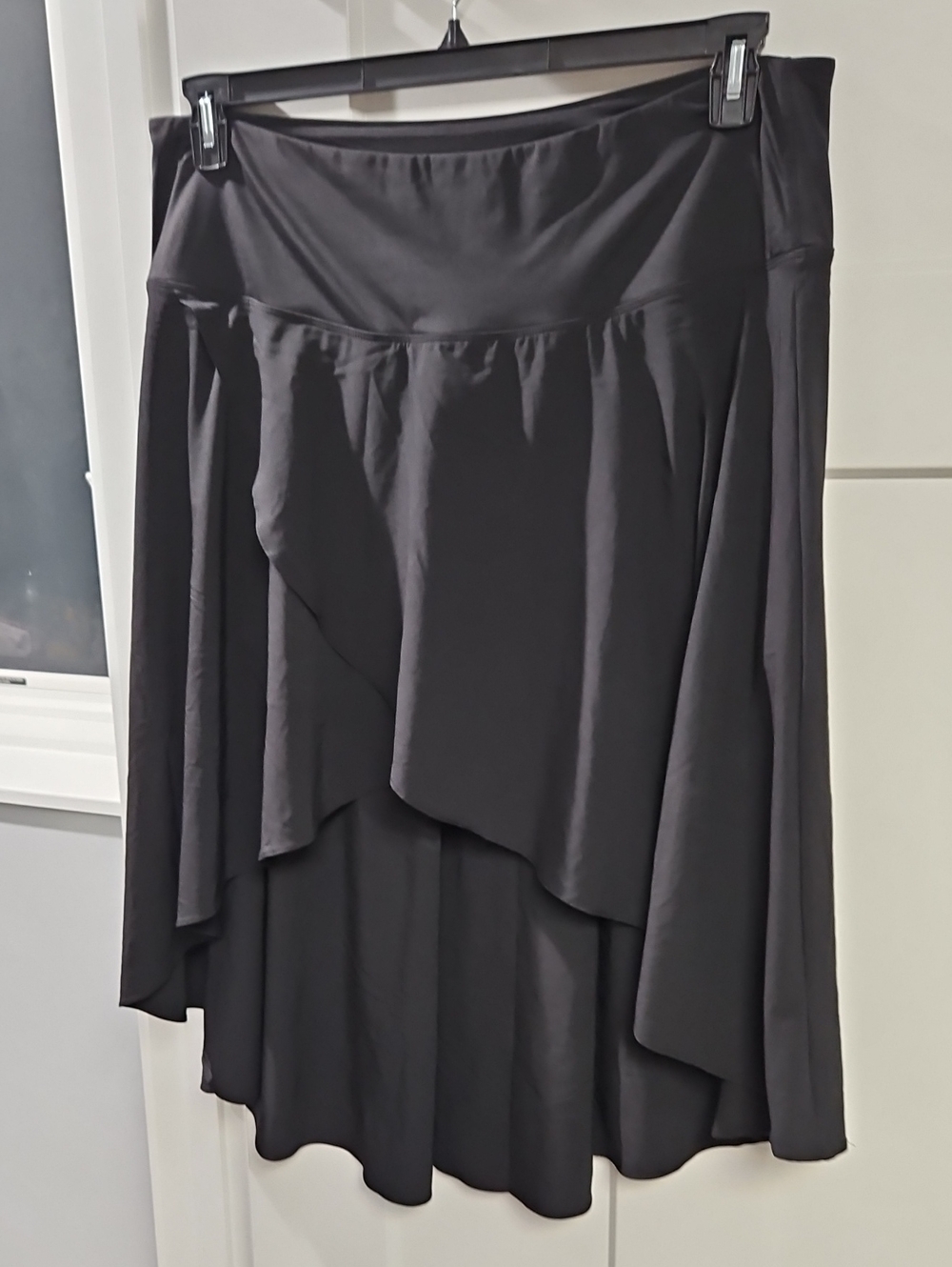 HALARA Black Asymmetric High-Low Skort